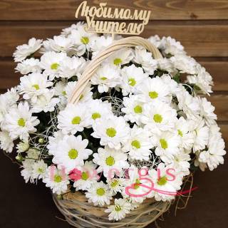 Корзина с ромашками